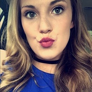 Meet your Posher, Alexis